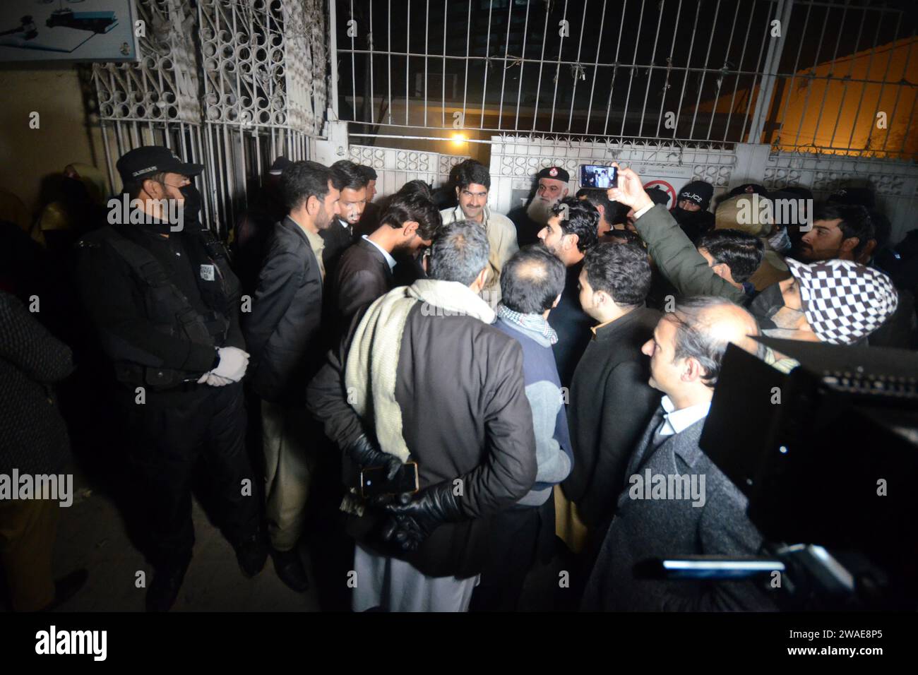 Peshawar, Peshawar, Pakistan. 4th Jan, 2024. PESHAWAR, PAKISTAN - JANUARY 04: The Peshawar High Court (PHC) on Wednesday night approved a transit bail of Pakistan Tehreek-e-Insaf (PTI) leader in Zartaj Gul after much ado inside the court premises Peshawar, Pakistan on 04, January 2023. ''It is not our tradition to arrest a woman, '' PHC Chief Justice (CJ) Mohammad Ibrahim Khan remarked during the hearing while lamenting the deployment of a heavy police contingent outside the court premises.The court restricted the police present outside the court from arresting the former federal minister aft Stock Photo