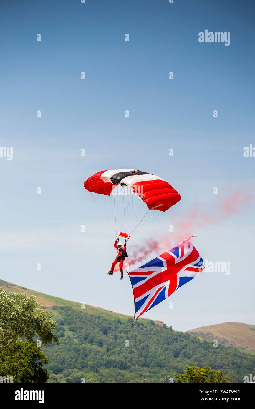 UK, England, Worcestershire, Malvern Wells, Royal 3 Counties Show, Red Devils parachute team flying union flag Stock Photo