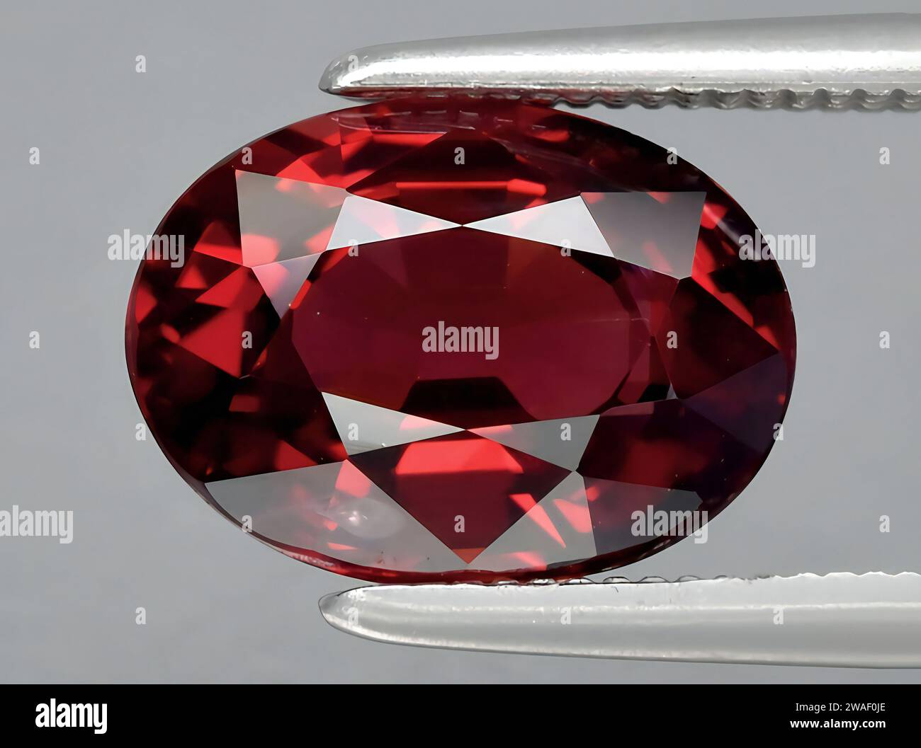 Rhodolite garnets hi-res stock photography and images - Alamy