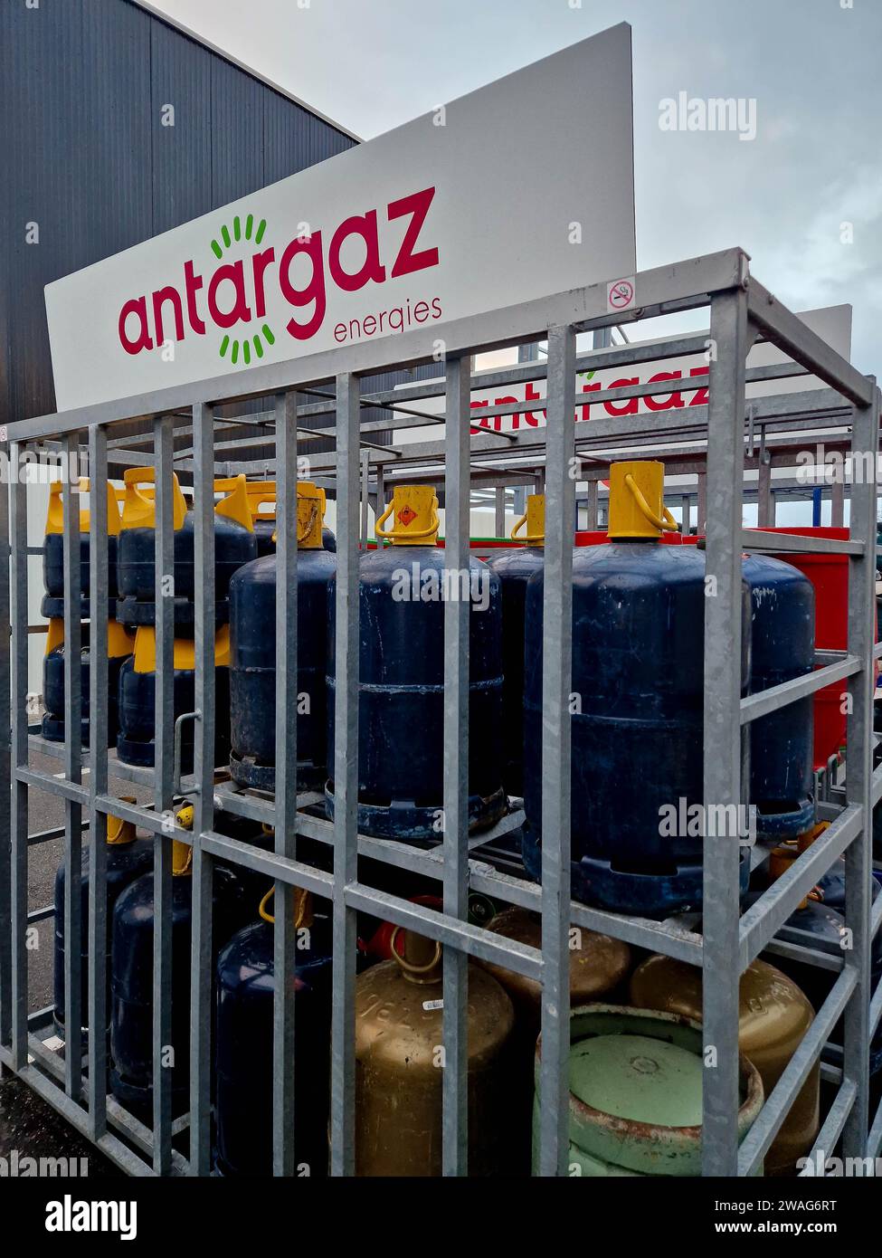Gaz bottles hi-res stock photography and images - Alamy