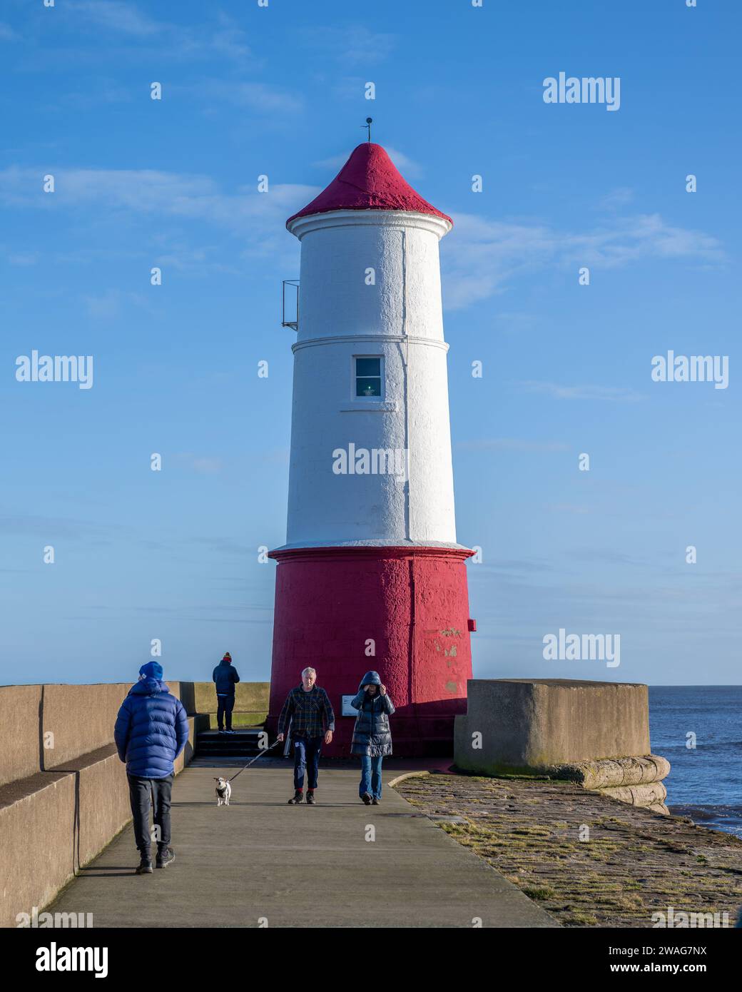 Berwick-upon-Tweed Lighthouse and Pier Stock Photo