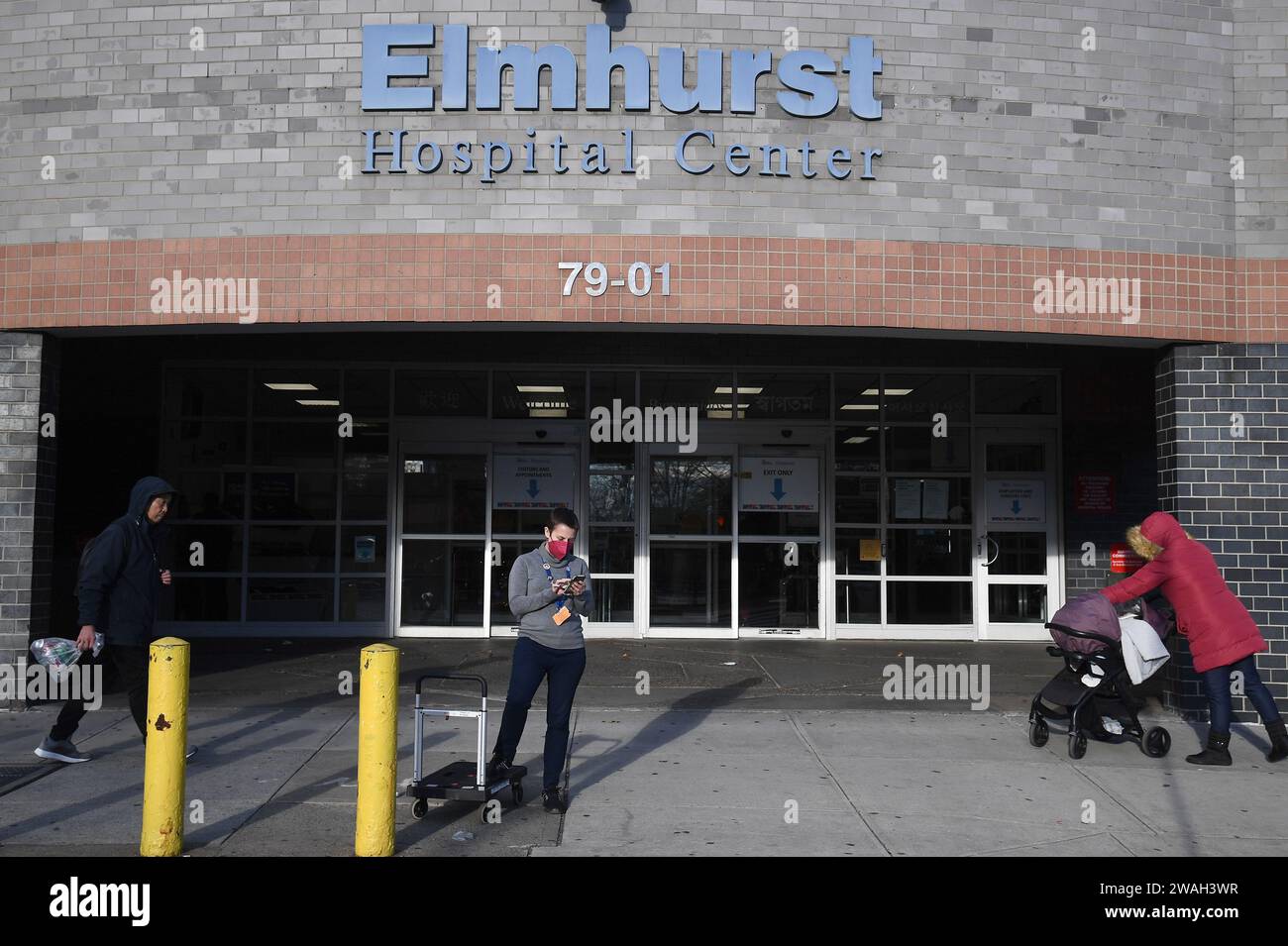 New York, USA. 04th Jan, 2024. A Hospital Worker (c) Wears A Mask As ...