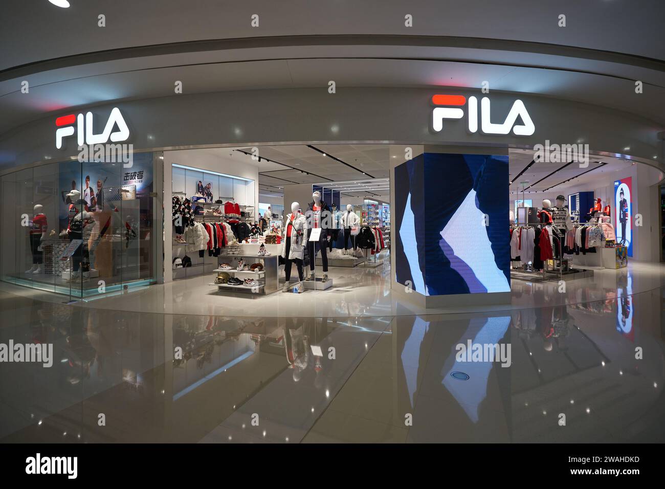 Fila clothing hi res stock photography and images Alamy