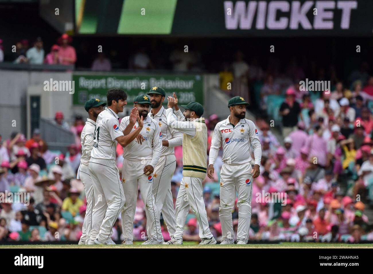Sydney, Australia. 05th Jan, 2024. The Pakistani team celebrates the