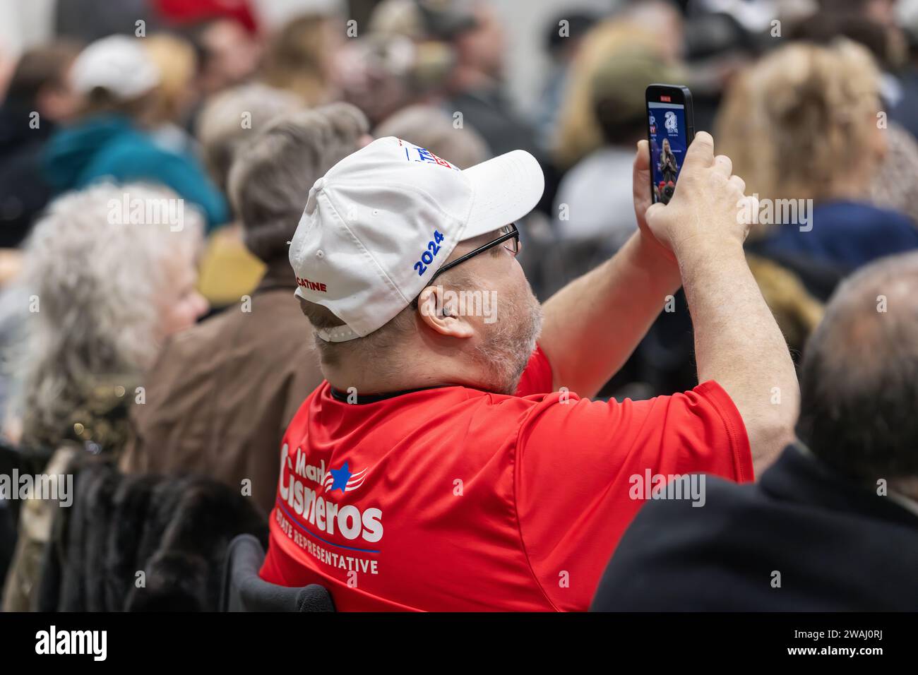 Cell Phones At Rnc Rally Keokuk, Iowa, USA. 4th January, 2024. Georgia Congresswoman Marjorie ...