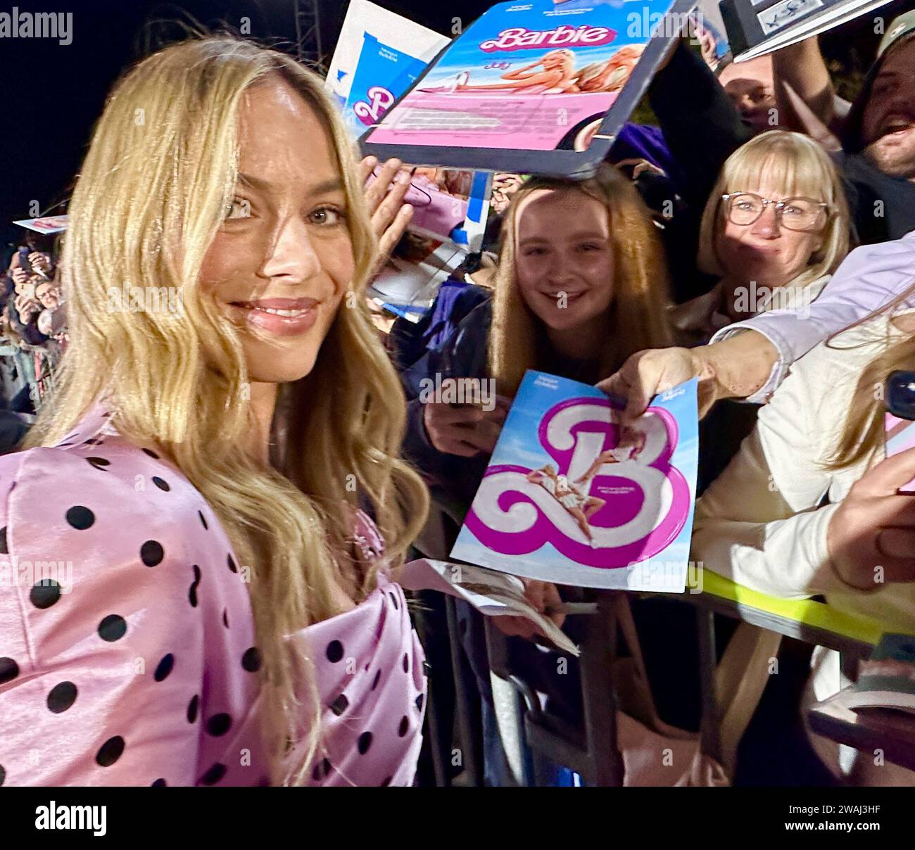 Palm Springs, California, U.S.A. 4th Jan, 2024. Margot Robbie signs