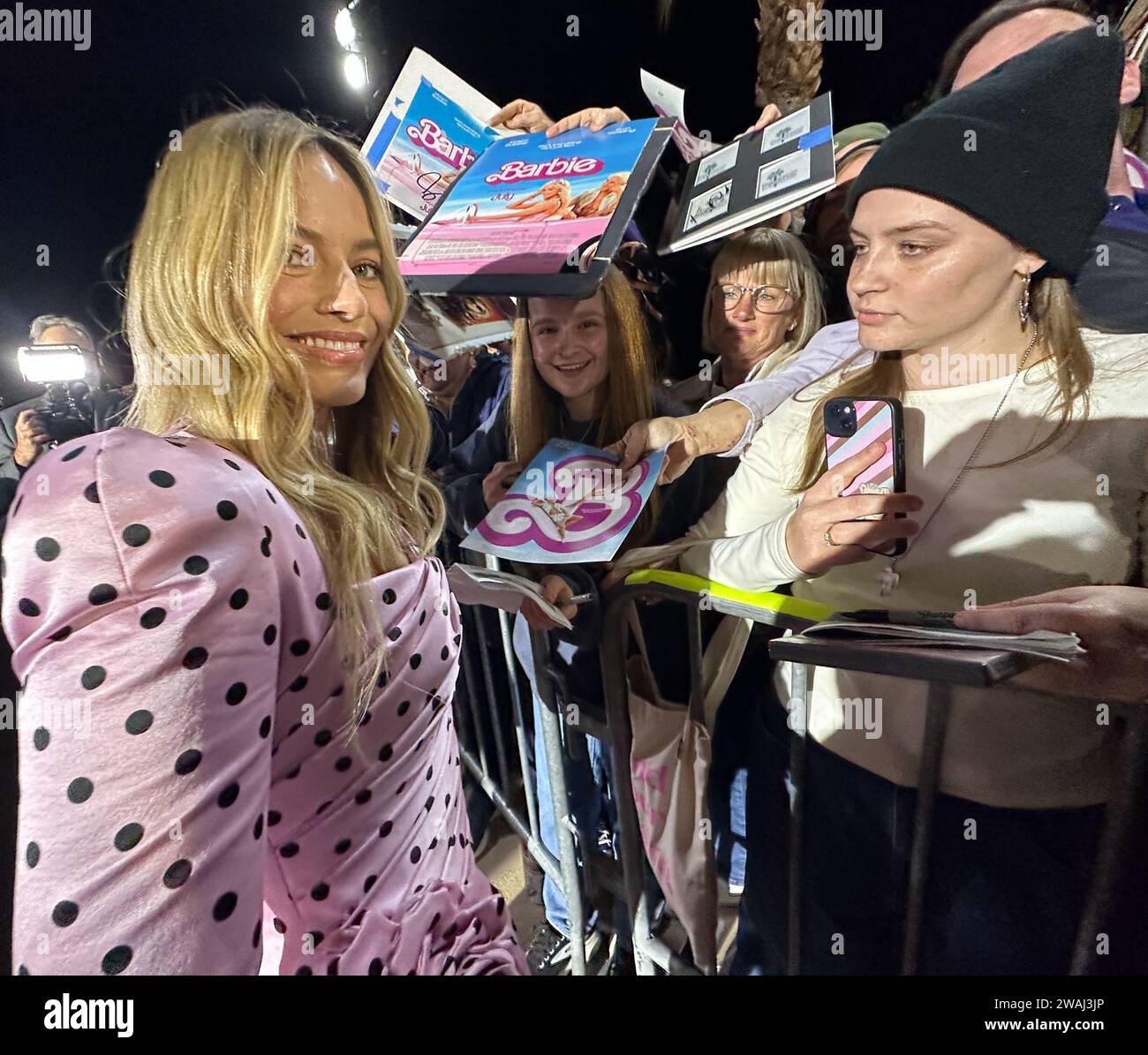 Palm Springs, California, U.S.A. 4th Jan, 2024. Margot Robbie signs