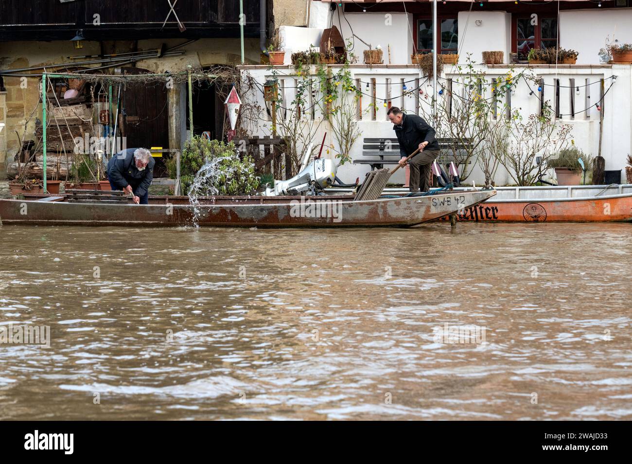Bamberg, Germany. 05th Jan, 2024. Two residents at the fishery in
