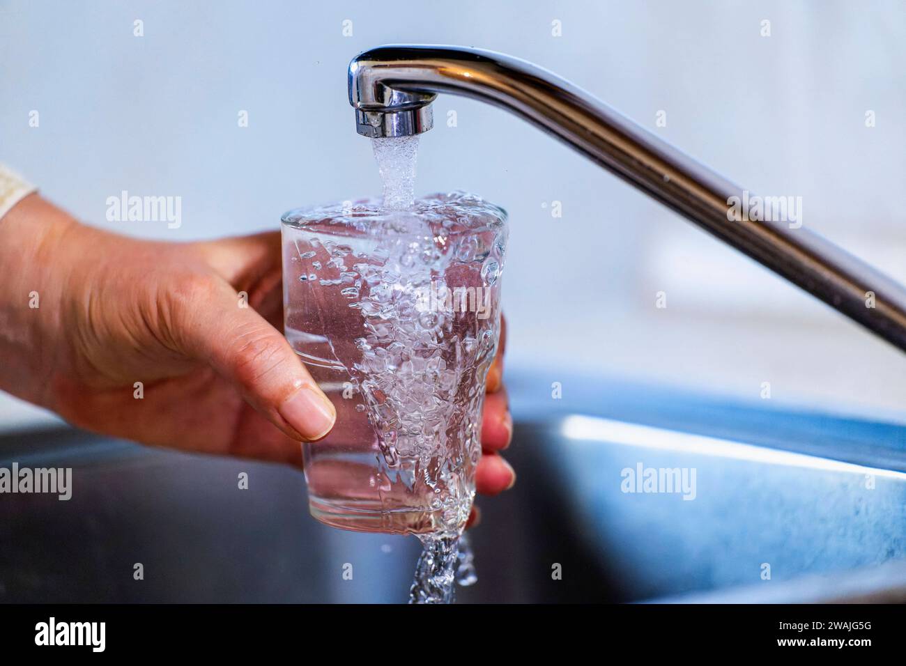 Wasser In Kncheln