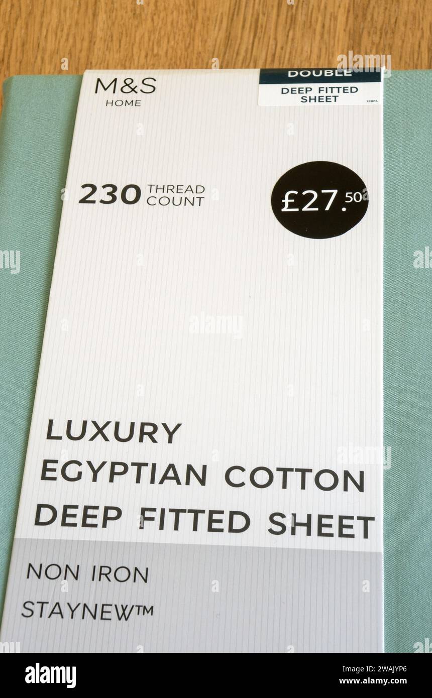 Deep fitted double sheets hires stock photography and images Alamy