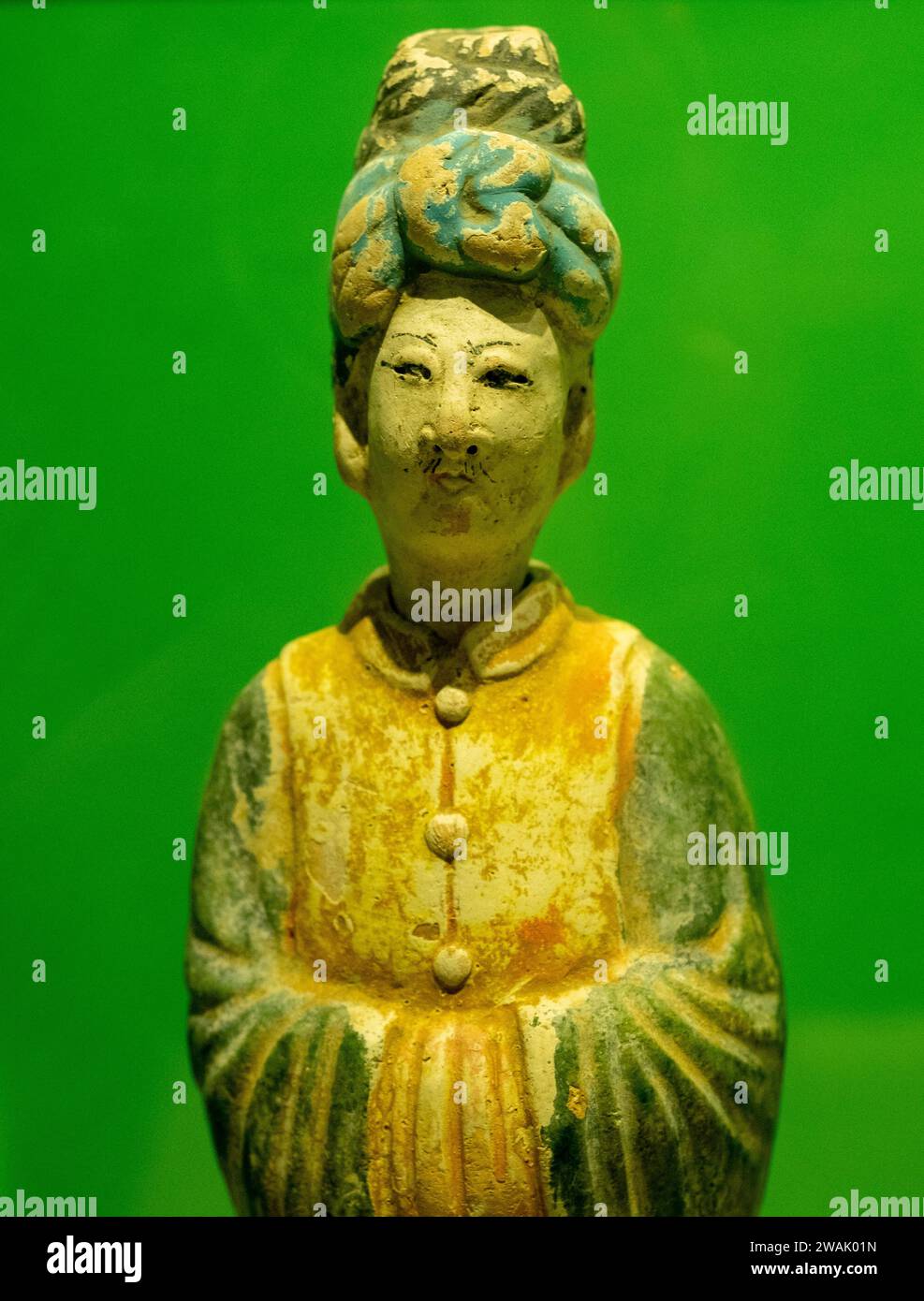 Tri-coloured Glazed Pottery of Khitan woman in Liao Dynasty (907–1125). Tongzhou Museum in Beijing, China. Stock Photo