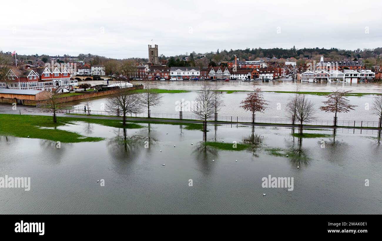 HenleyonThames, United Kingdom. 5th Jan, 2024. UK Weather The heavy