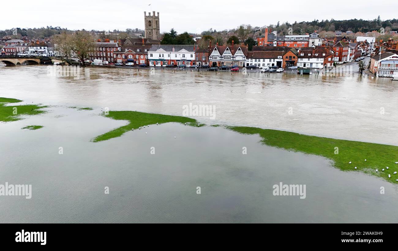 HenleyonThames, United Kingdom. 5th Jan, 2024. UK Weather The heavy