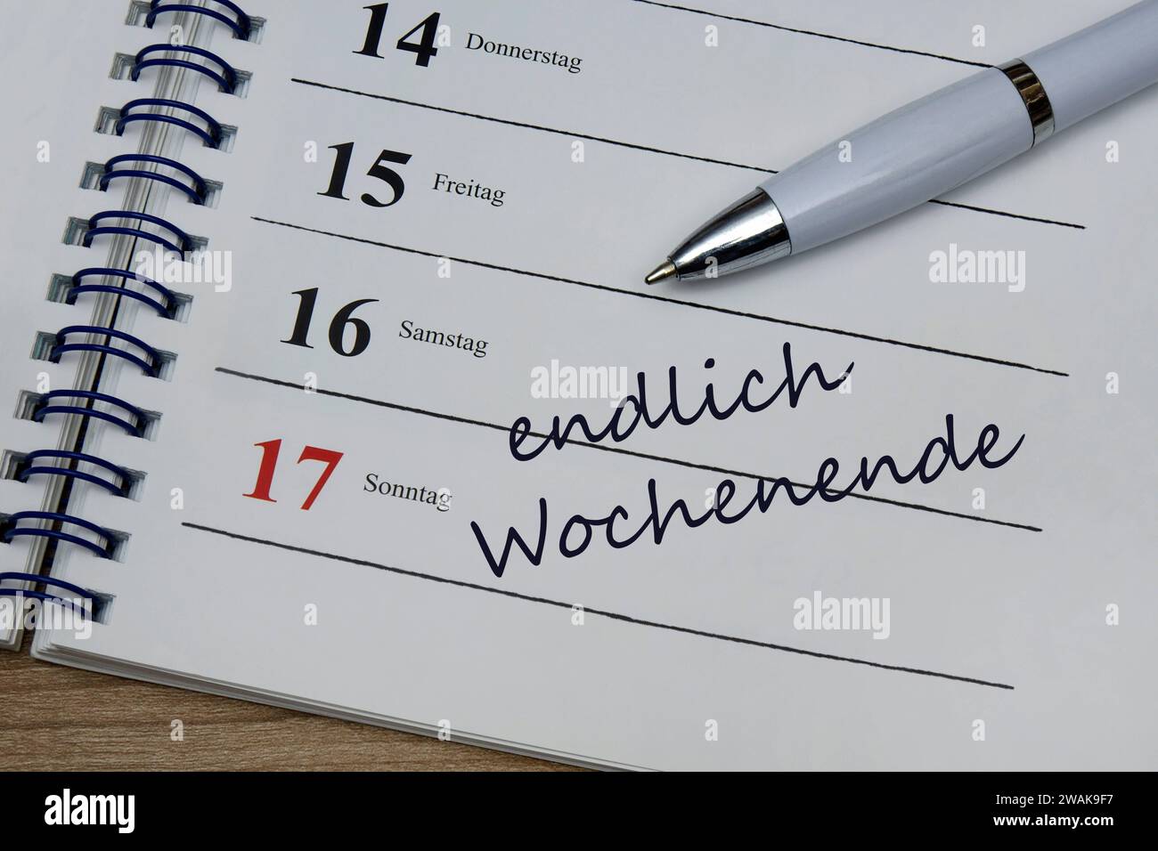 Kalender mit Schriftzug endlich Wochenende Kalender mit Schriftzug 
