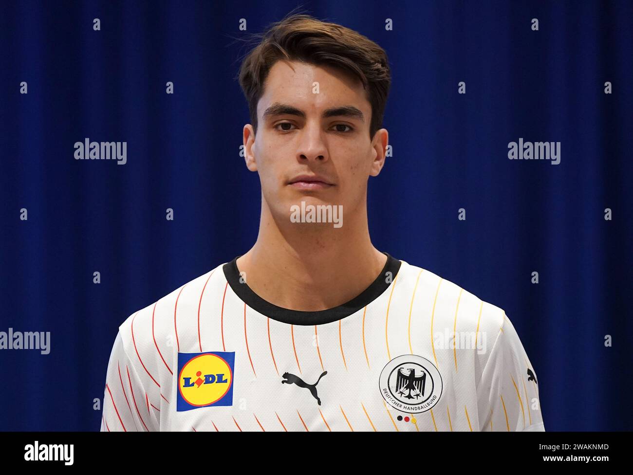 05 January 2024, Schleswig-Holstein, Brunsbüttel: Handball: European Championship, men, German Handball Federation (DHB) media event, team photo and individual photos, at the Elbeforum Brunsbüttel. National player Julian Köster. Photo: Marcus Brandt/dpa Stock Photo