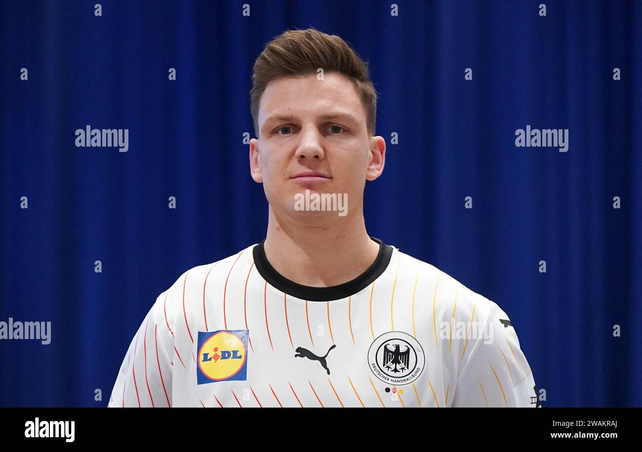 05 January 2024, Schleswig-Holstein, Brunsbüttel: Handball: European Championship, men, German Handball Federation (DHB) media event, team photo and individual photos, at the Elbeforum Brunsbüttel. National player Christoph Steinert. Photo: Marcus Brandt/dpa Stock Photo