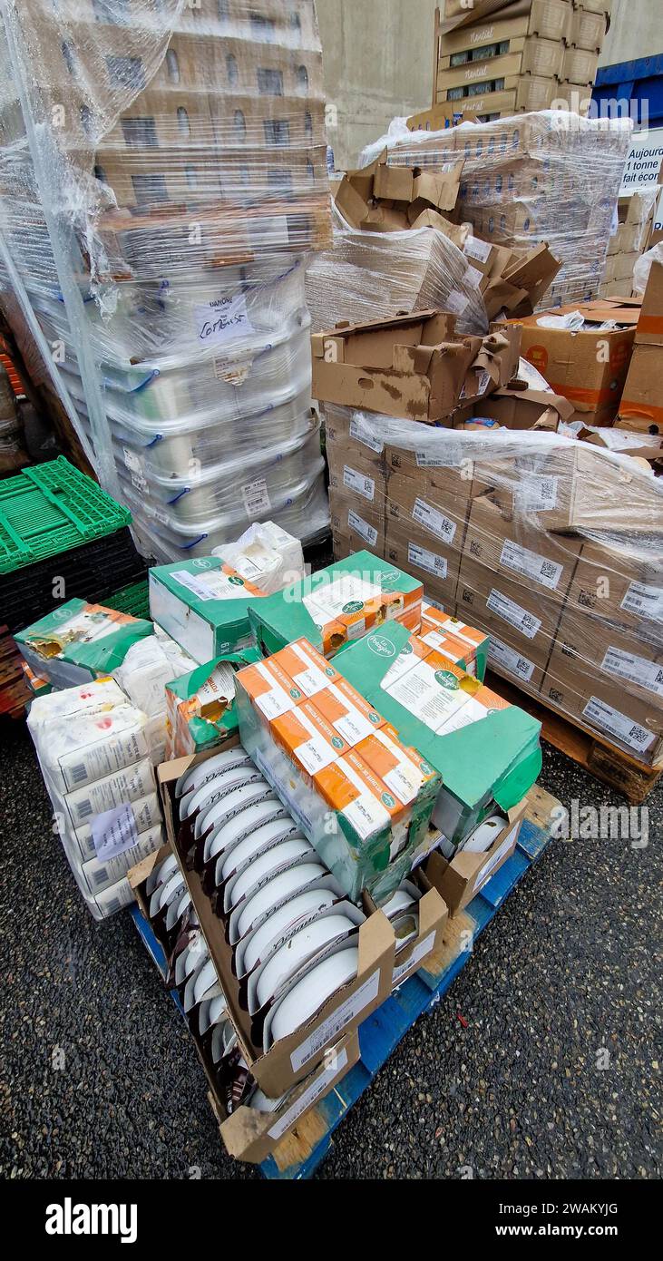 Food waste supermarket france hi-res stock photography and images - Alamy