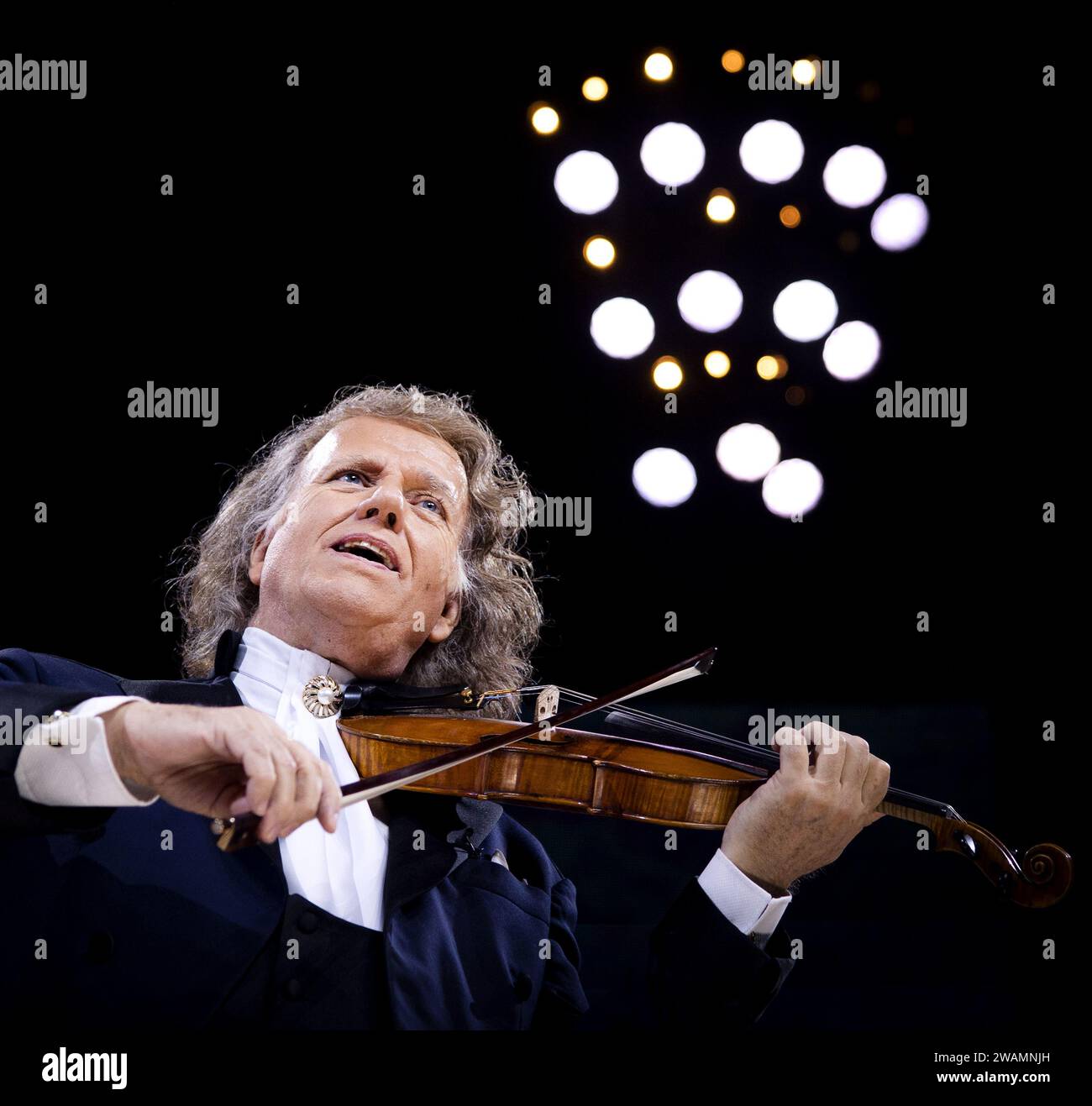 AMSTERDAM - Violinist Andre Rieu during a New Year's concert in the Ziggo Dome. ANP RAMON VAN FLYMEN netherlands out - belgium out Stock Photo