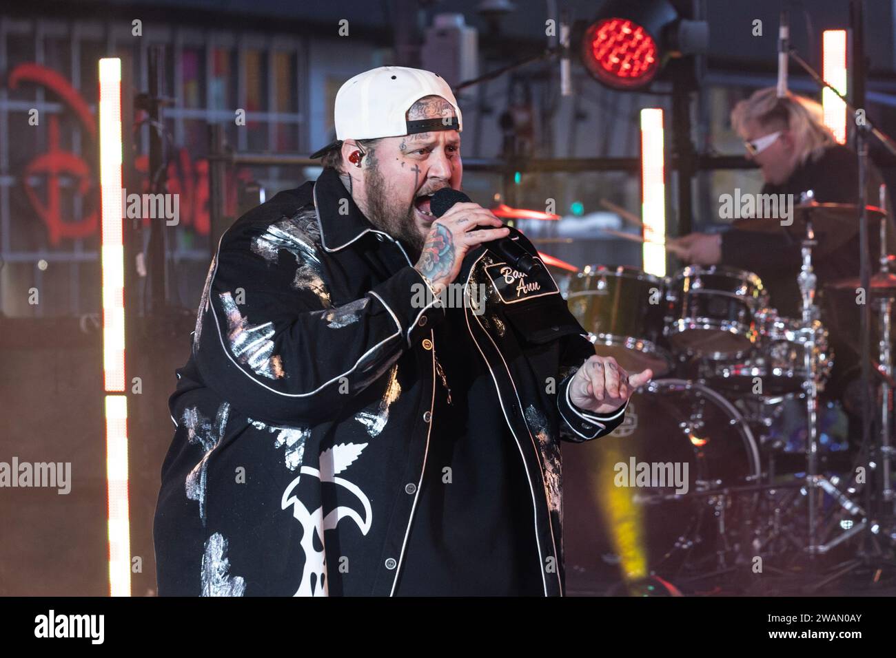 Jelly Roll performs on stage during 2024 New Year's celebration on ...