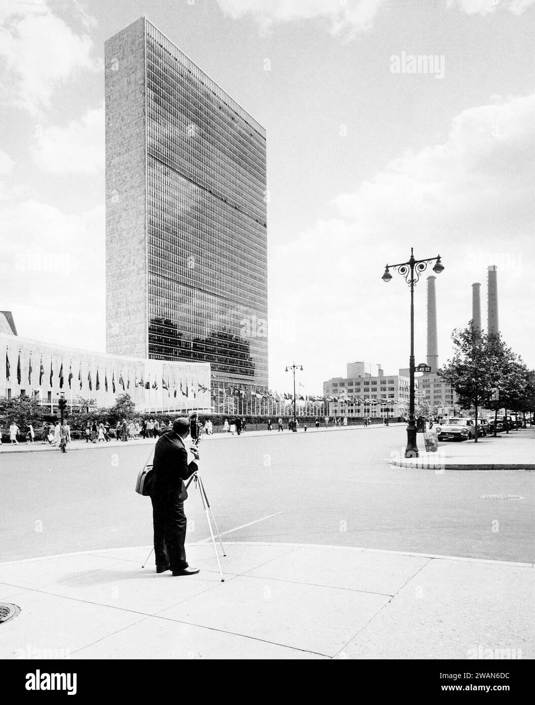 United Nations Secretariat and General Assembly buildings along First Avenue, New York City, New York, USA, Angelo Rizzuto, Anthony Angel Collection, June 1958 Stock Photo