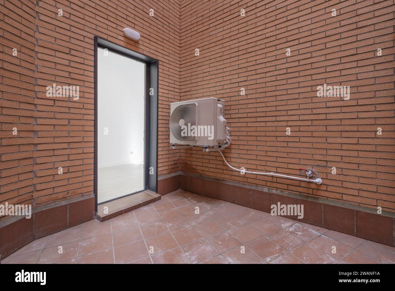 High indoor walls hi-res stock photography and images - Alamy