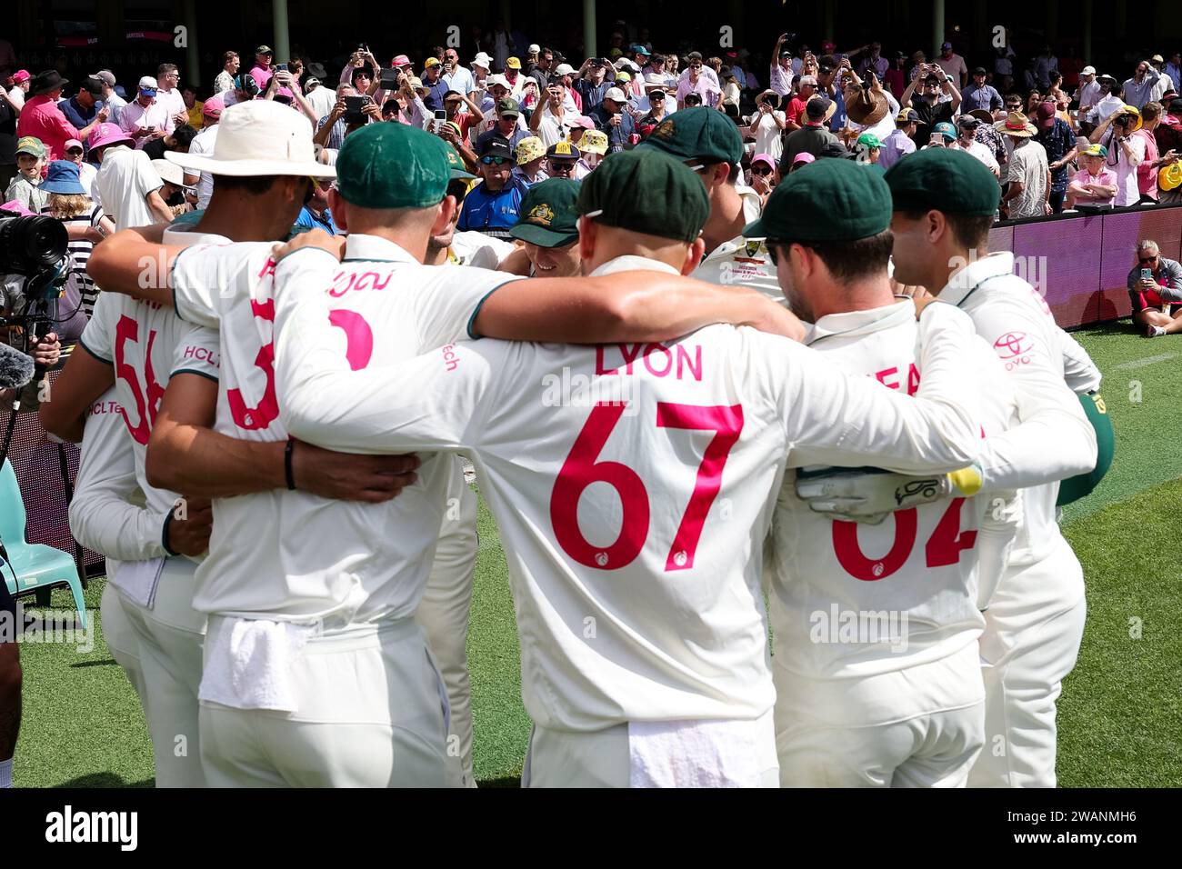 Sydney, Australia, 6 January, 2024. Australian team in a huddle during