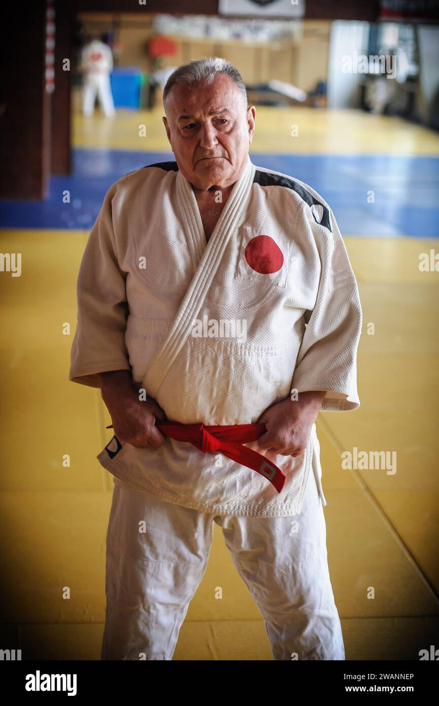 Judo suit hi-res stock photography and images - Alamy