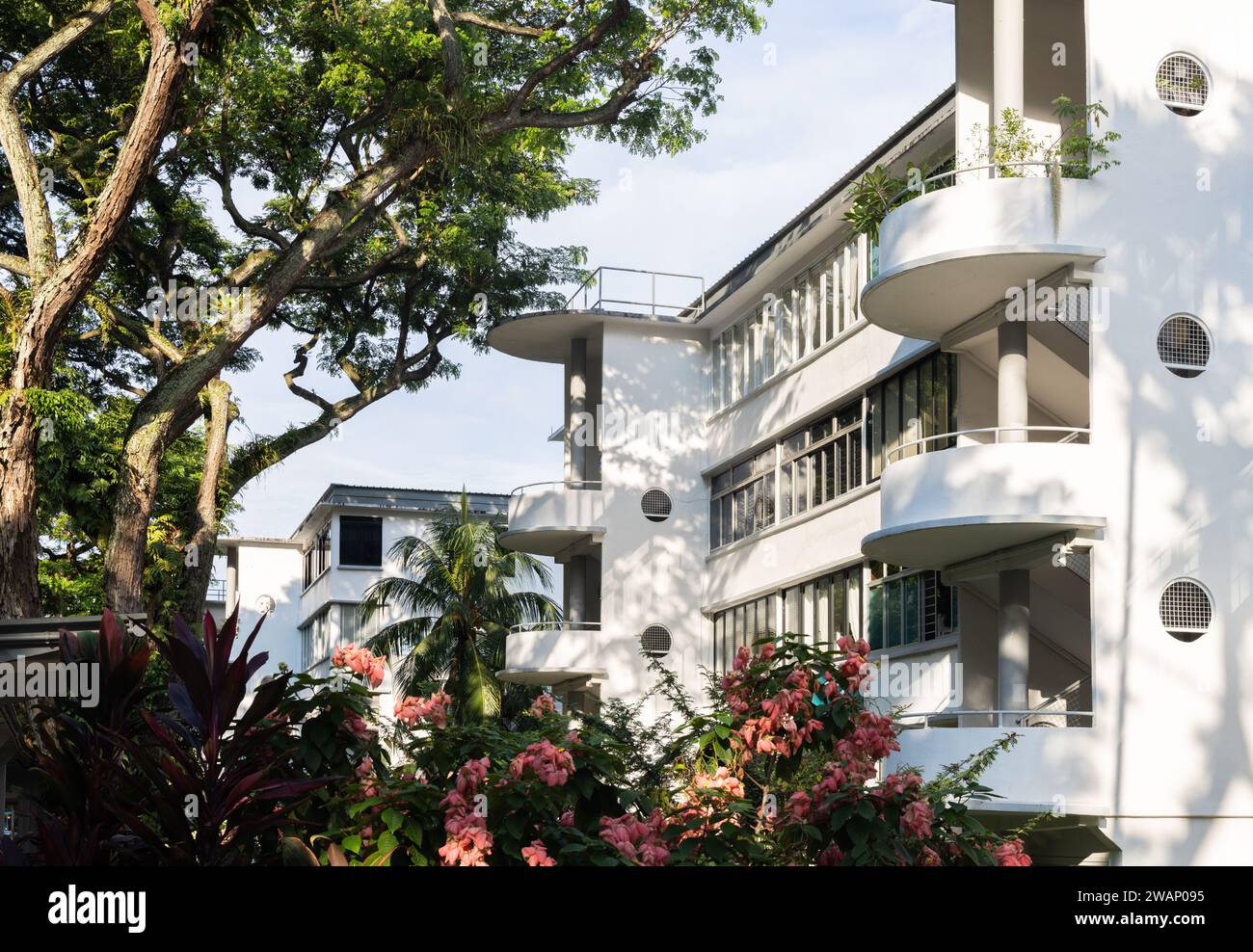 tiong-bahru-modernist-walk-up-apartments