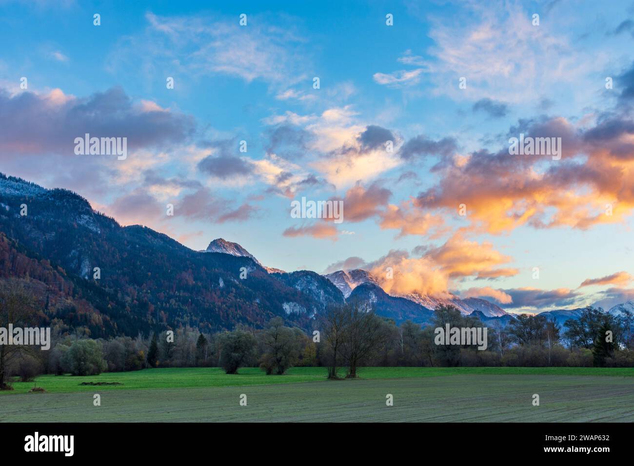 Stainach-Pürgg: Enns Valley, mountain range Schladminger Tauern in Schladming-Dachstein, Steiermark, Styria, Austria Stock Photo