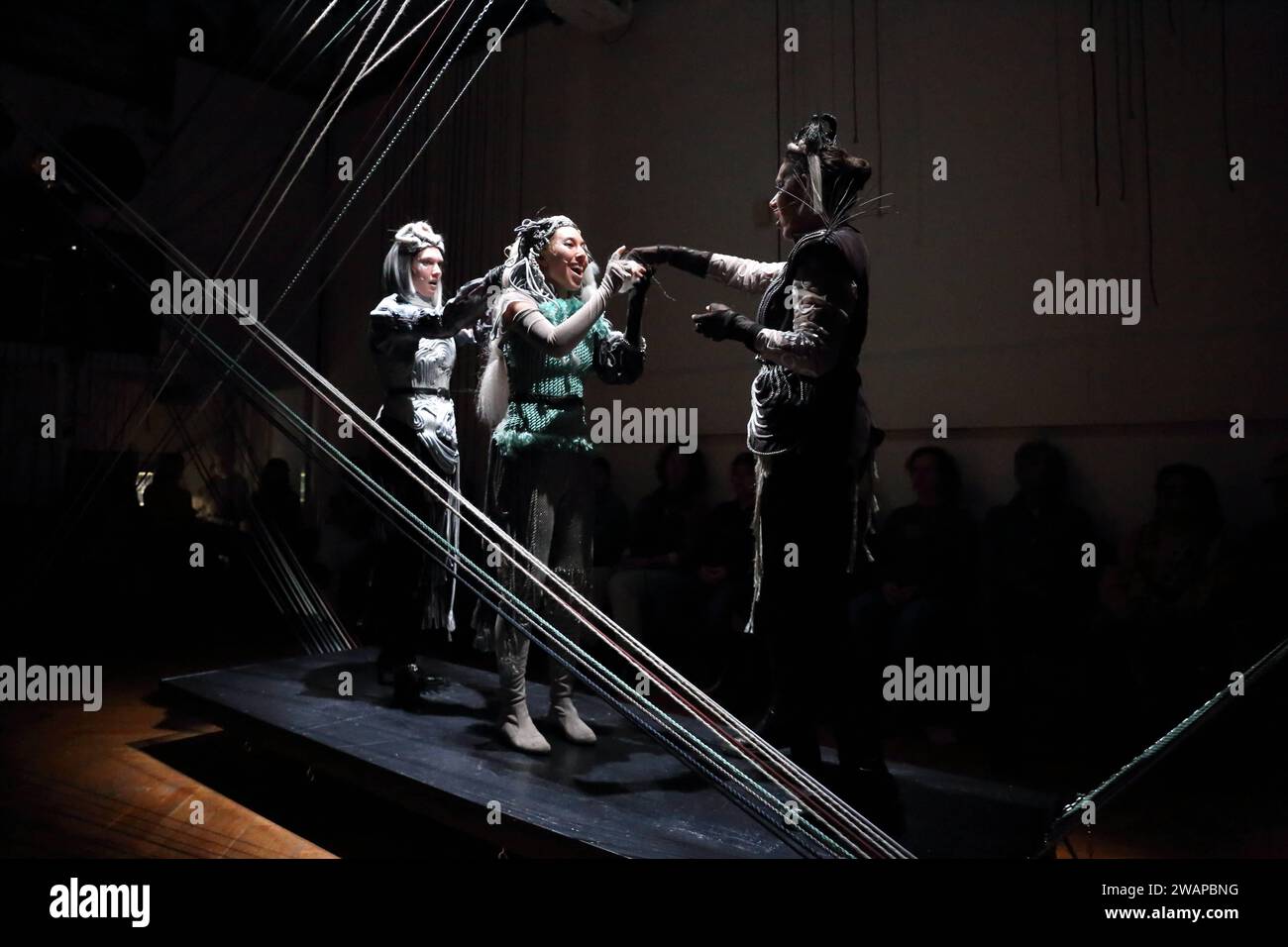 Caroline Schnitzer als Athropos, Nina Guo als Lachesis und Sophie Catherin als Clotho, v.l., während der Fotoprobe für Zusammen fallen in der Neuköllner Oper in Berlin, 5. Januar 2024. // Komposition und Musikalische Leitung Andys Skordis. Text Jelena Vuksanovic. Inszenierung Miriam Götz. Bühne und Kostüme Charlotte Morache. Premiere ist am 6. Januar 2024. Neuköllner Oper Berlin Zusammen fallen *** Caroline Schnitzer as Athropos , Nina Guo as Lachesis and Sophie Catherin as Clotho , f l , during the photo rehearsal for Zusammen fallen at Neuköllner Oper in Berlin, January 5, 2024 Composition a Stock Photo