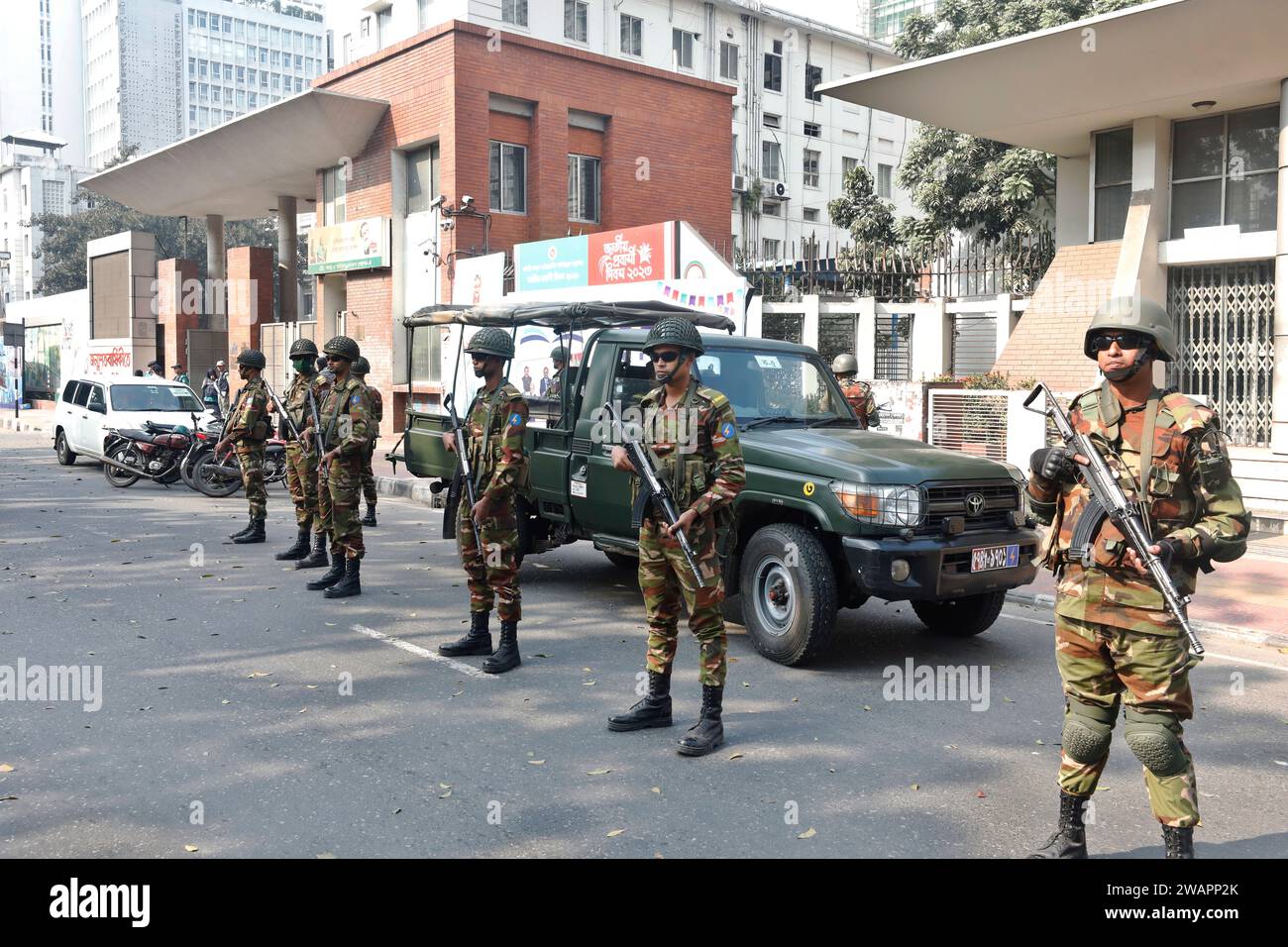 Dhaka, Bangladesh - January 06, 2024: The 12th parliamentary elections Bangladesh army doing their work to help the civil administration maintains law Stock Photo