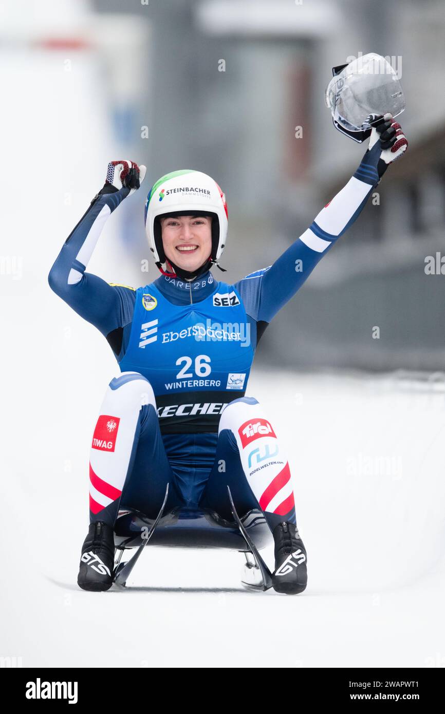 Winterberg, Germany. 06th Jan, 2024. Luge: World Cup: single-seater, women, 2nd run. First-placed Madeleine Egle (Austria) celebrates at the finish. Credit: Marius Becker/dpa/Alamy Live News Stock Photo