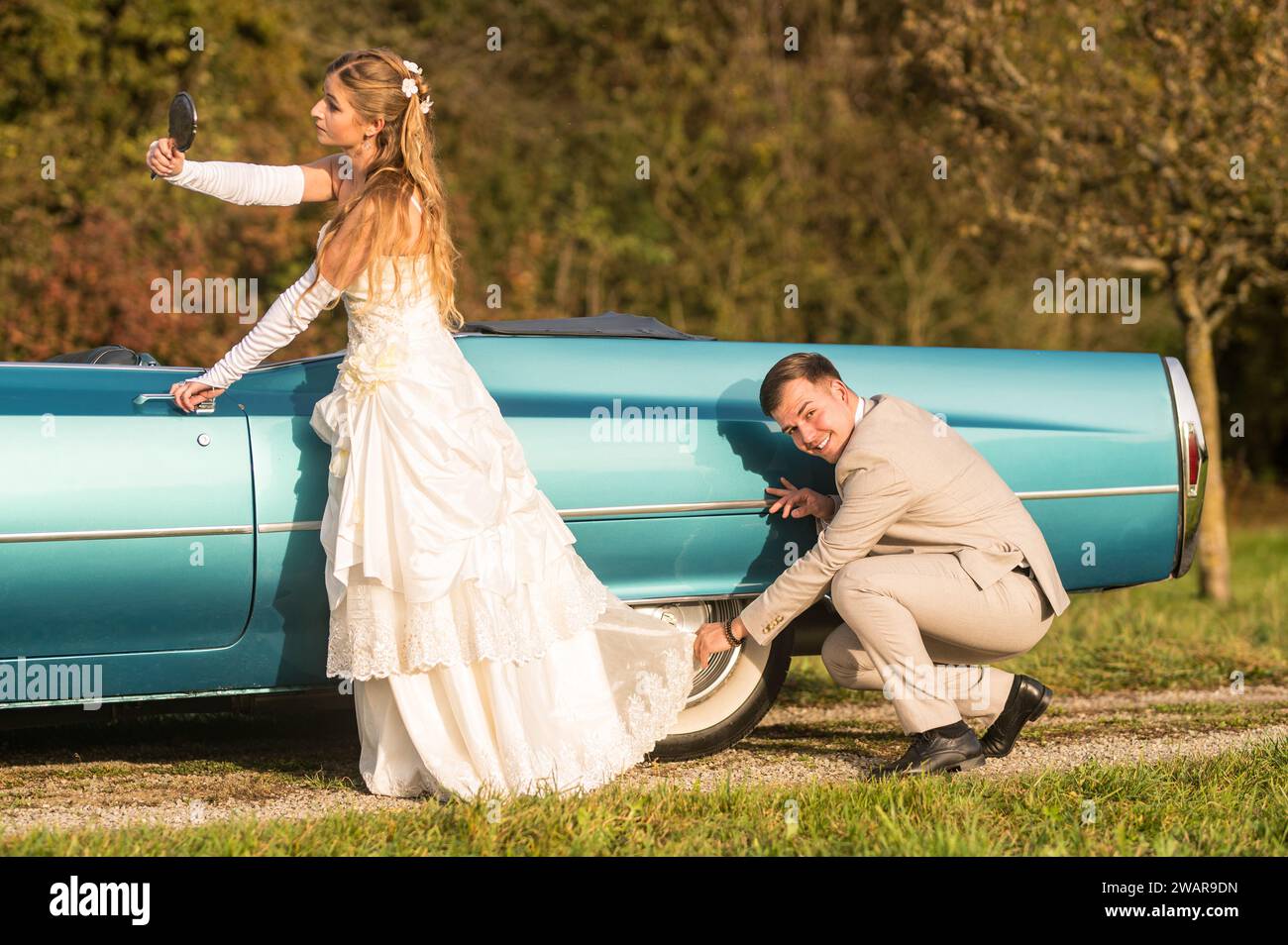 Wedding couple funny | Beachweddingtips.com