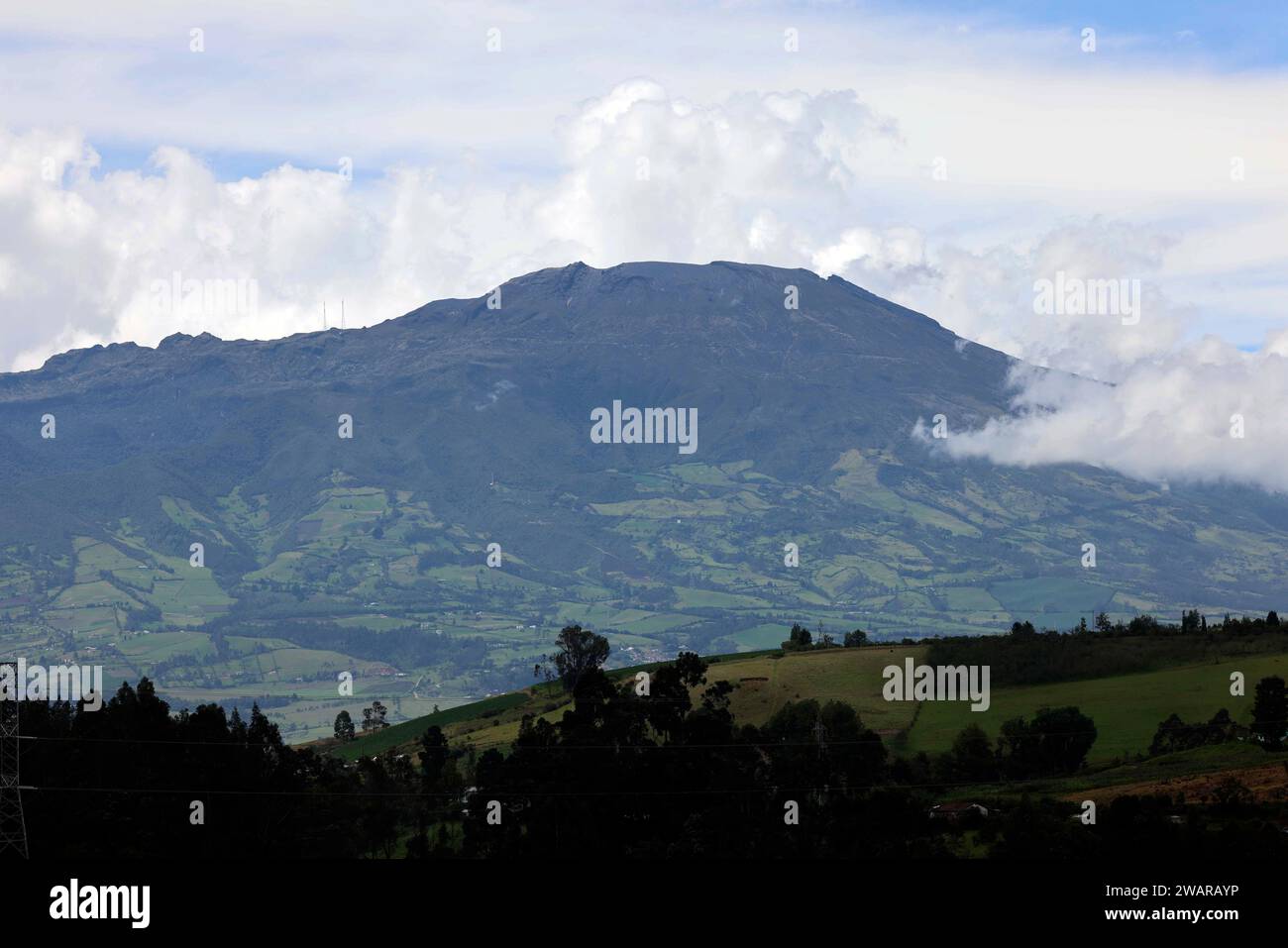 Pasto. 5th Jan, 2024. This photo taken on Jan. 5, 2024 shows the Galeras Volcano in the department of Narino, Colombia. Credit: Zhou Shengping/Xinhua/Alamy Live News Stock Photo