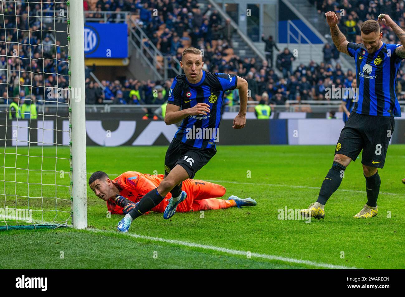 Milan, Italy January 6 2024 InterVerona serie A frattesi davide