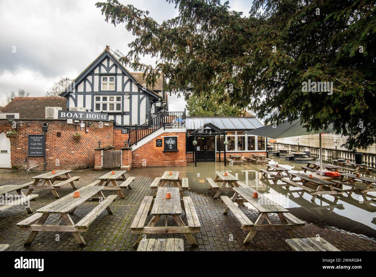 Wallingford, England, Saturday 6th January 2024. Flooding of the River