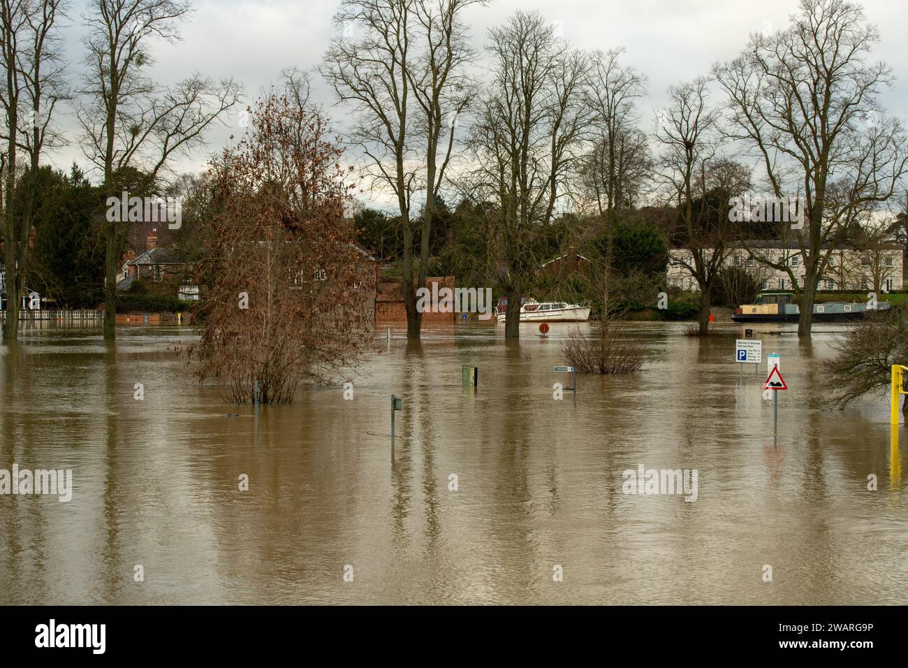 Wallingford, England, Saturday 6th January 2024. Flooding of the River