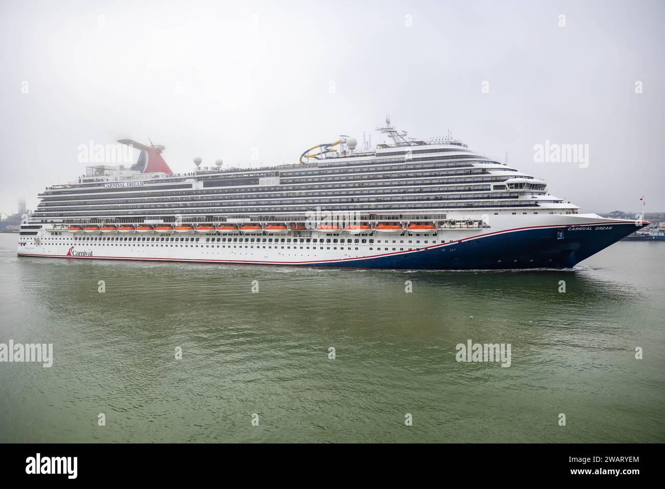 Misty Ray Cruise Ship