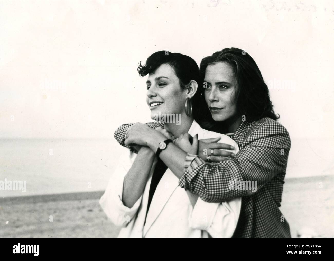 Italian actresses Barbara De Rossi and Antonella Ponziani in the movie Angela & Angela (Angela come Te), Italy 1988 Stock Photo