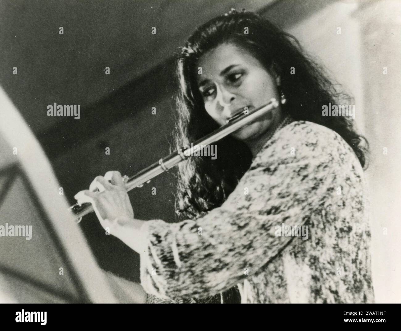 Italian flautist Chiara Dolcini Gayatrii at a concert, Italy 1980s Stock Photo
