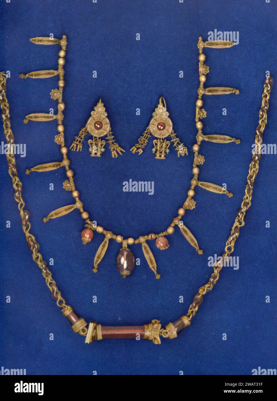 Ancient Greco-Roman jewelry: Necklace, Italy 1950s Stock Photo