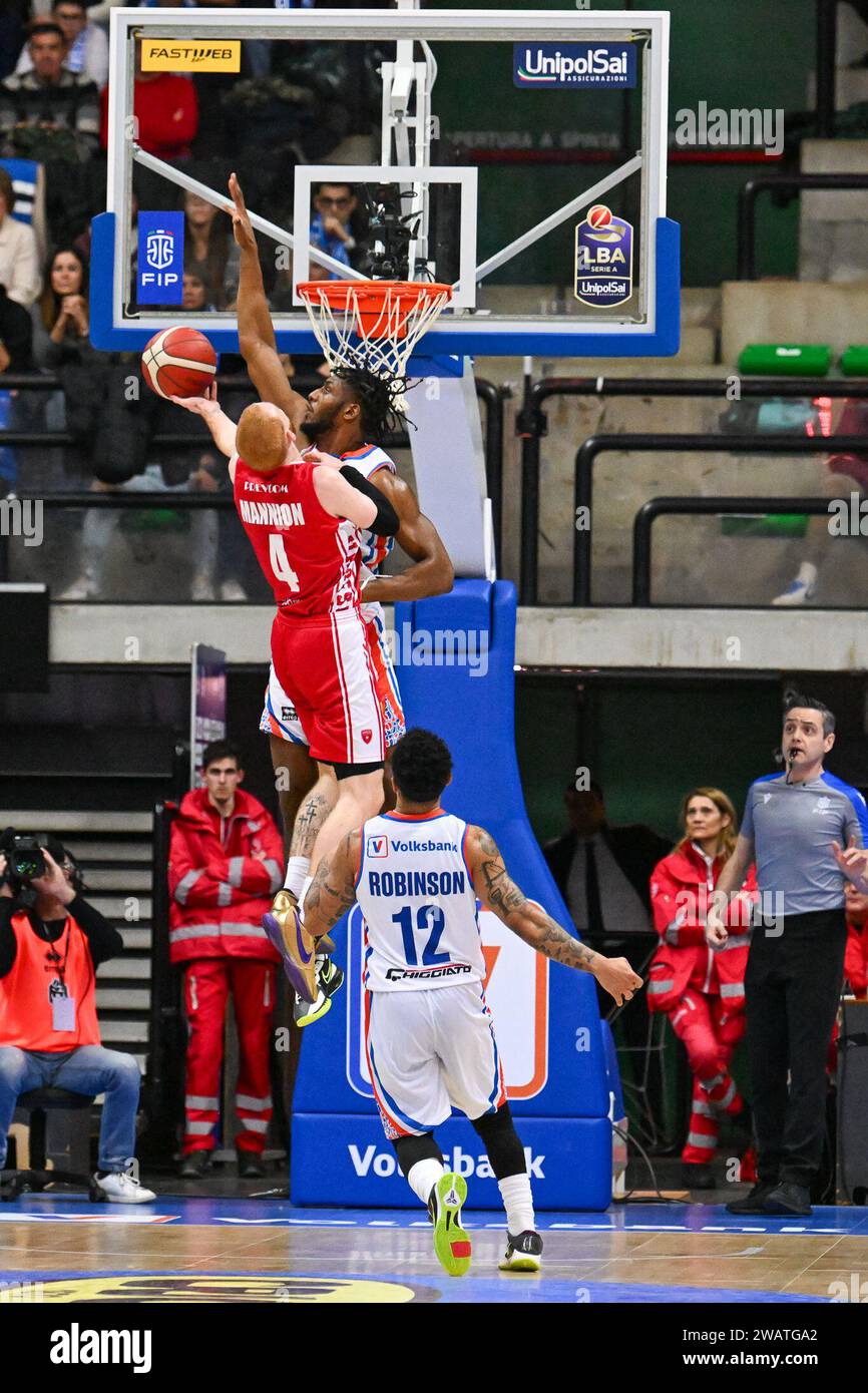 Treviso, Italy. 06th Jan, 2024. Shooting basket of Niccolo Mannion during Nutribullet Treviso Basket vs Openjobmetis Varese, Italian Basketball Serie A match in Treviso, Italy, January 06 2024 Credit: Independent Photo Agency/Alamy Live News Stock Photo
