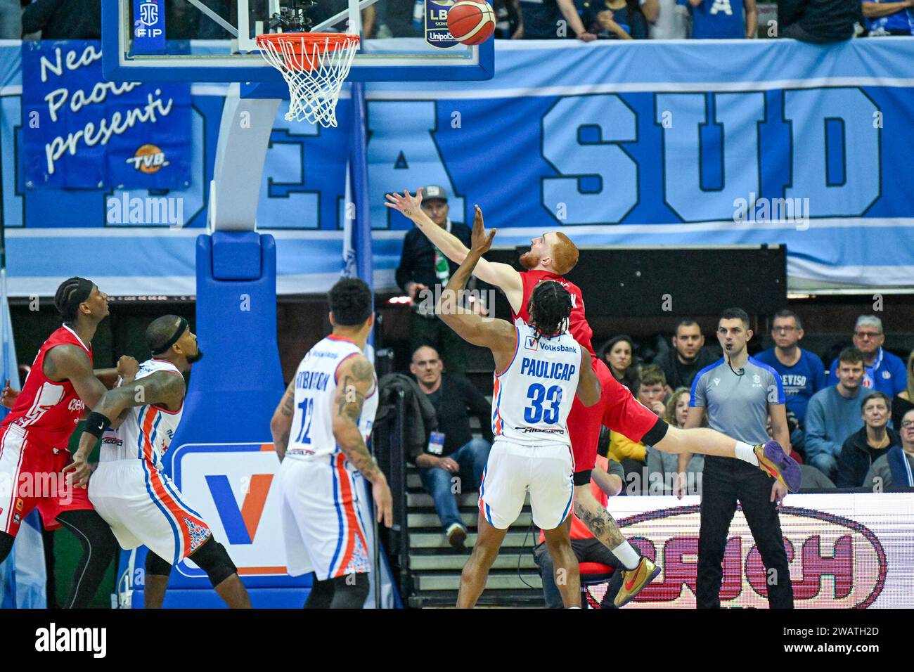 Treviso, Italy. 06th Jan, 2024. Shooting basket of Niccolo Mannion ( Openjobmetis Varese ) during Nutribullet Treviso Basket vs Openjobmetis Varese, Italian Basketball Serie A match in Treviso, Italy, January 06 2024 Credit: Independent Photo Agency/Alamy Live News Stock Photo
