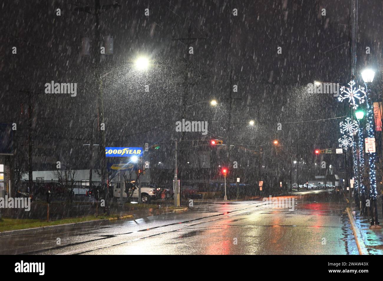 Englewood, New Jersey, USA. 6th Jan, 2025. (NEW) New York City And New Jersey's First Snowfall