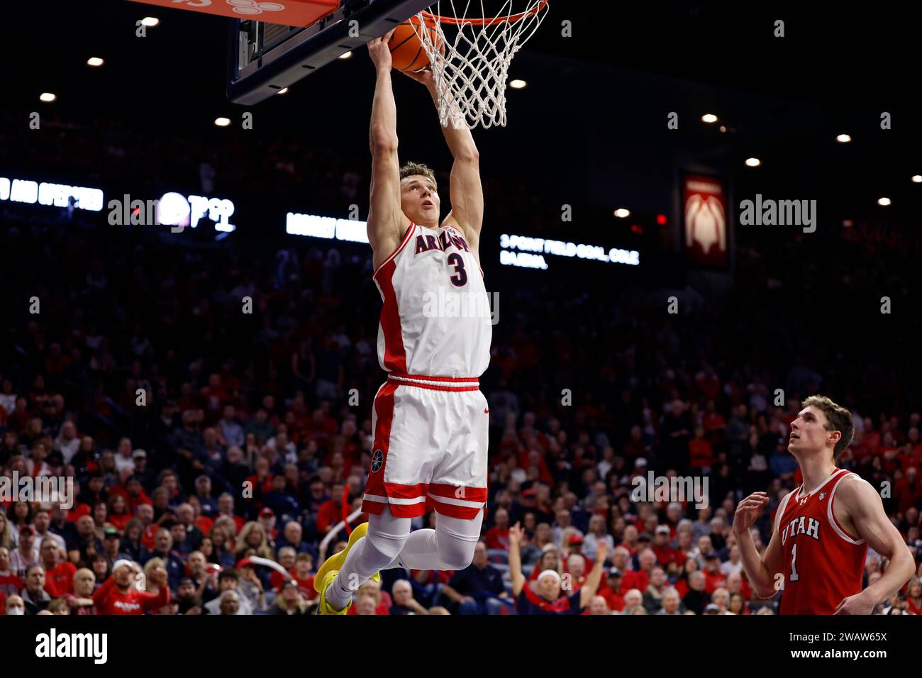 Arizona Guard Pelle Larsson Dunks Against Utah During The Second Half Arizona Guard Pelle Larsson Dunks Against Utah During The Second Half