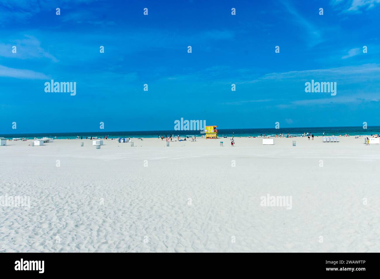 Discover Miami Beach, FL - Hotels, Condos, and Beachfront Delights. Explore Instagram-worthy spots, oceanfront condos, and iconic beaches in trendy Mi Stock Photo