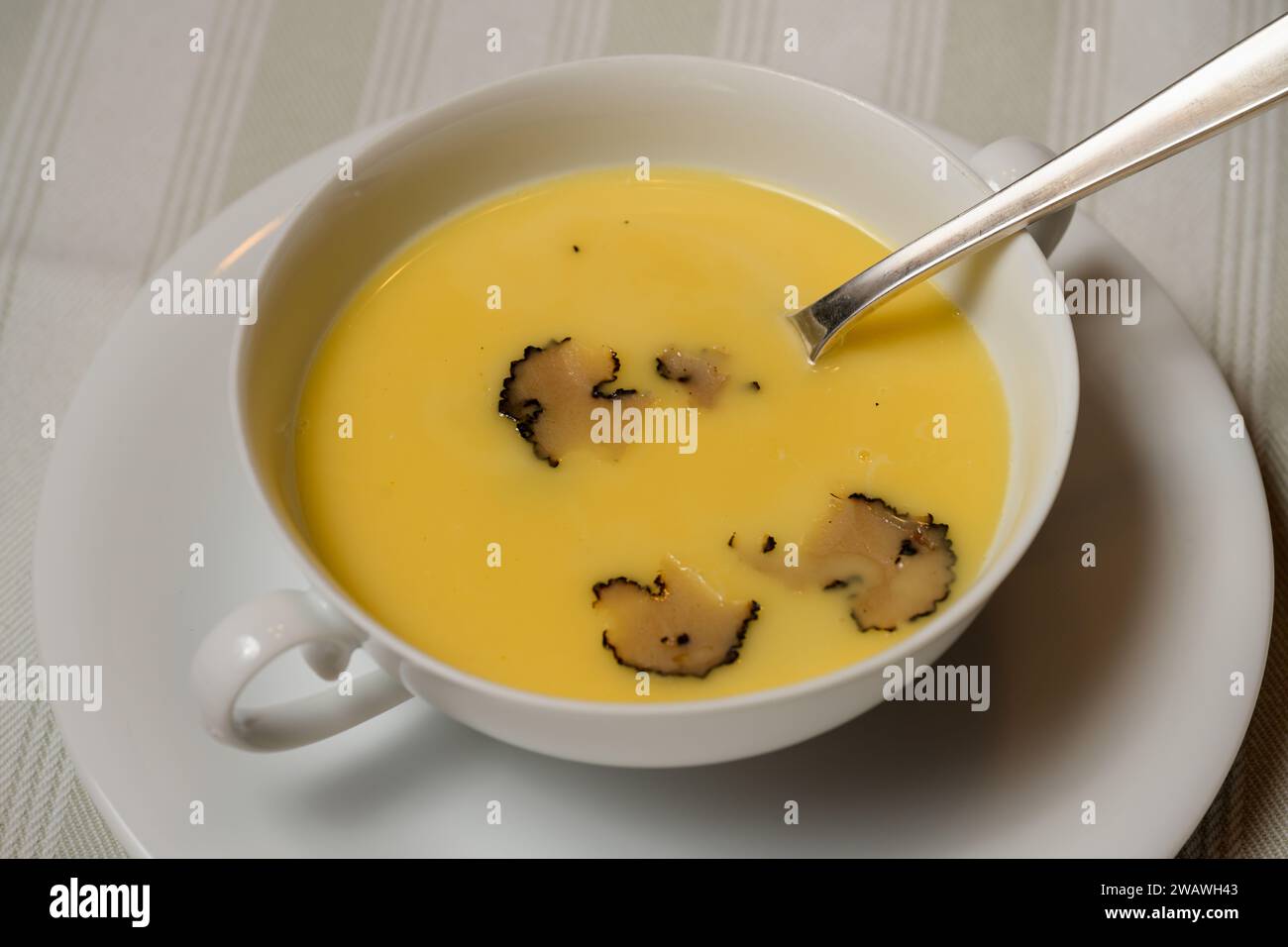 Fonduta hires stock photography and images Alamy