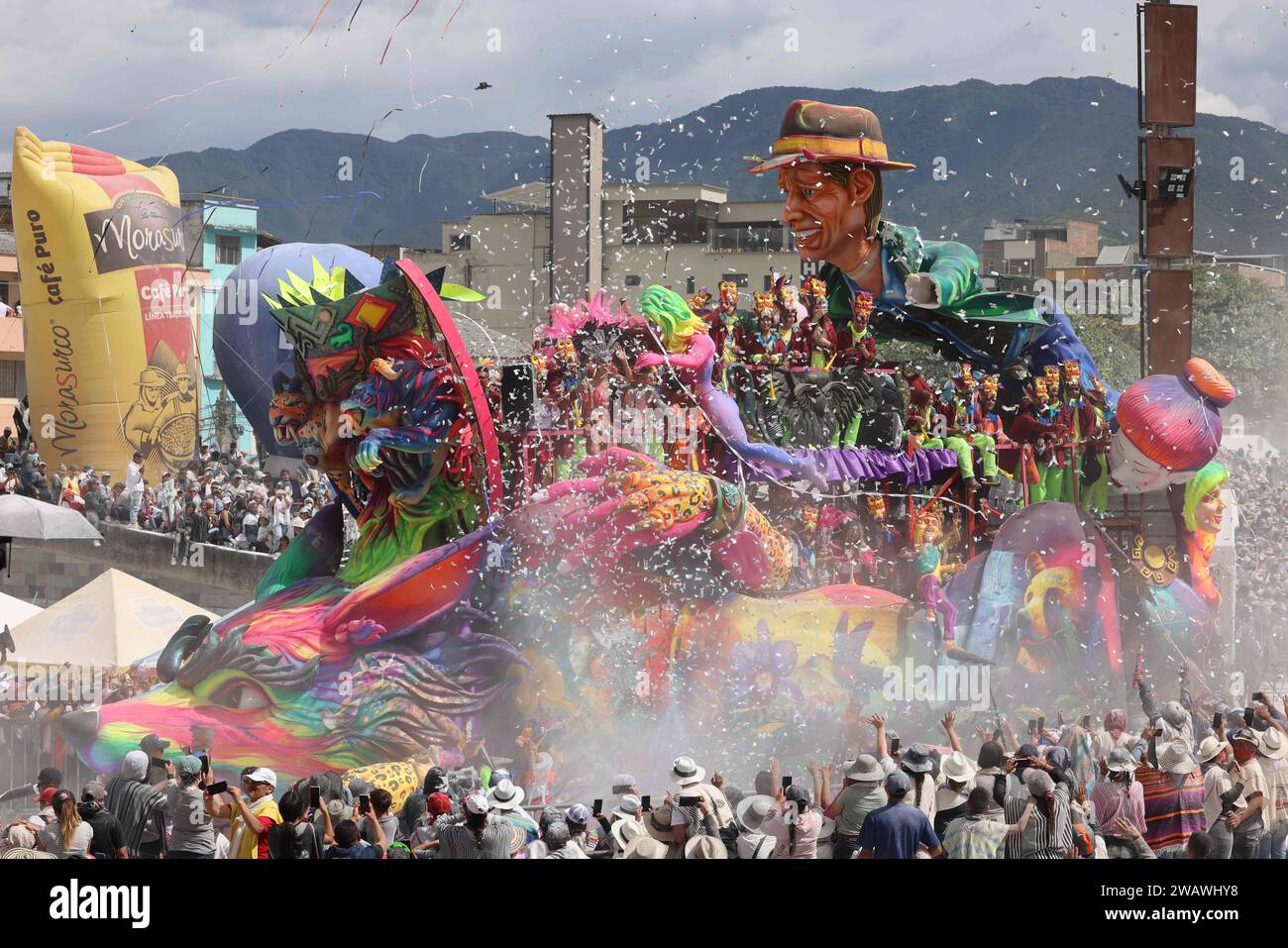 Pasto. 6th Jan, 2024. Revelers enjoy their time during the Carnival of Blacks and Whites in Pasto, Colombia on Jan. 6, 2024. The carnival was inscribed on the UNESCO Representative List of the Intangible Cultural Heritage of Humanity in 2009. Credit: Zhou Shengping/Xinhua/Alamy Live News Stock Photo