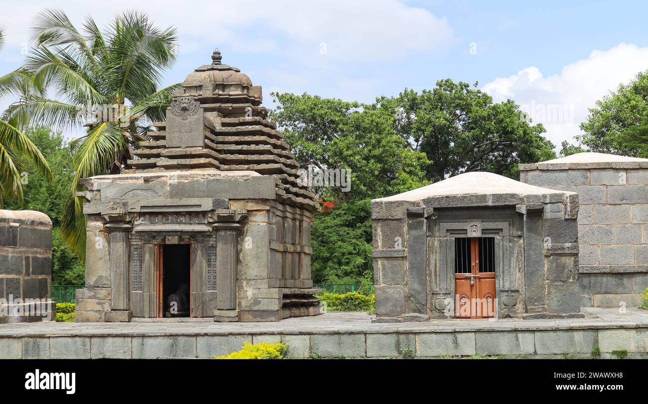 Small Ancient Carving Temples of Lord Shiva in the Campus Sri Mukteshwar Temple, Ancient Chalukya Temple,Choudayyadanapur, Karnataka, India. Stock Photo