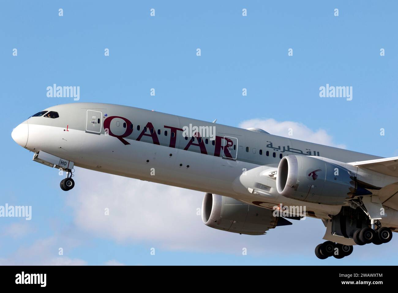 A Boeing 787-9 Dreamliner of the airline Qatar Airways takes off, Schoenefeld, 28/03/2023 Stock Photo